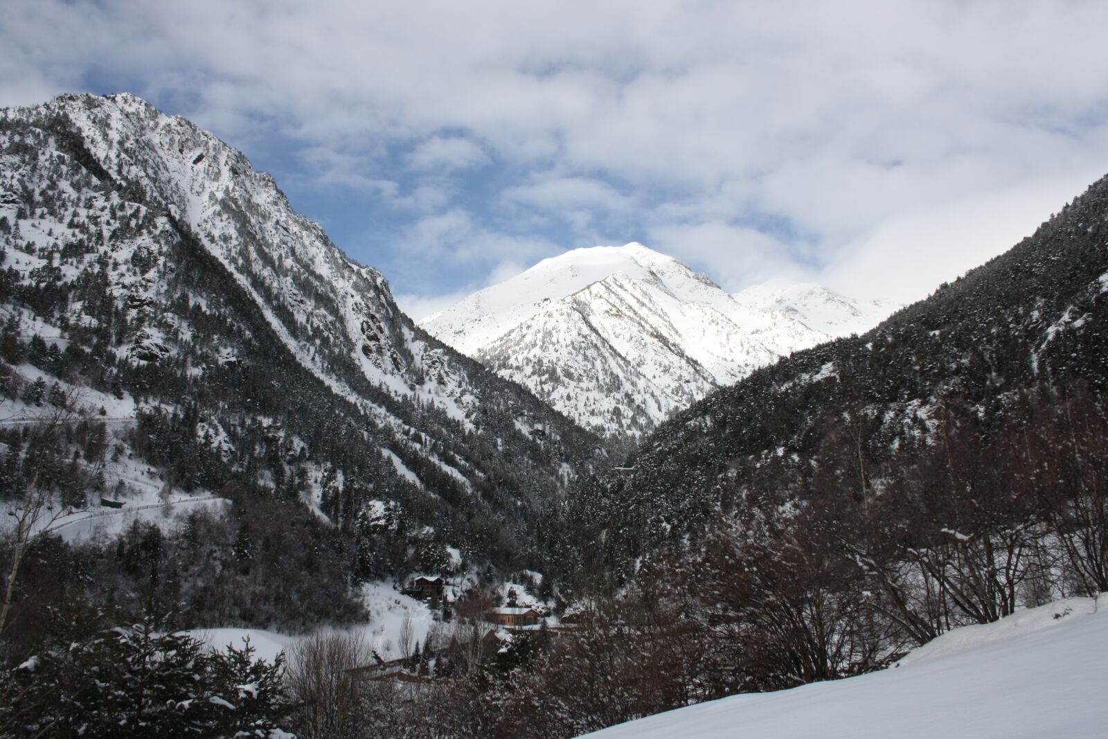 Canon EOS 1000D (EOS Digital Rebel XS / EOS Kiss F) sample photo. Mountain, andorra, vallnord photography