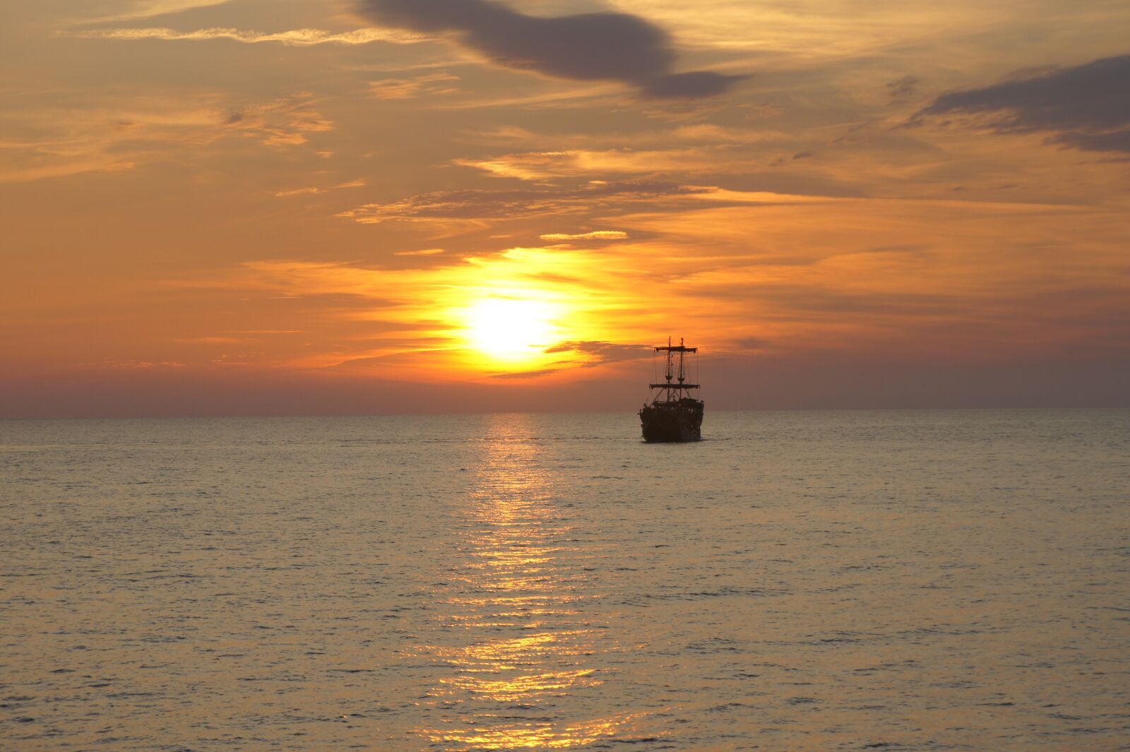 Sony Alpha DSLR-A550 sample photo. Sunset, sea, the baltic photography