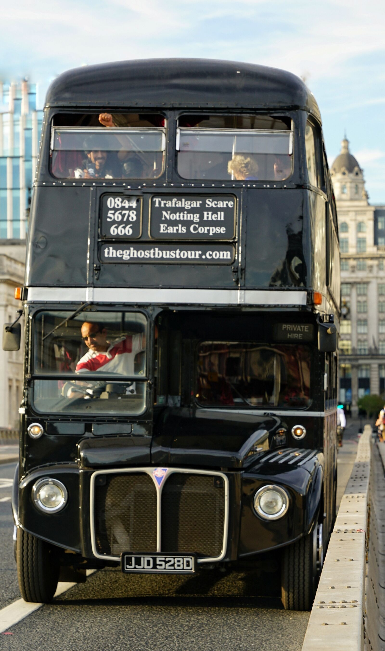 Sony a7R II + Sony FE 24-70mm F2.8 GM sample photo. London, bus, black photography
