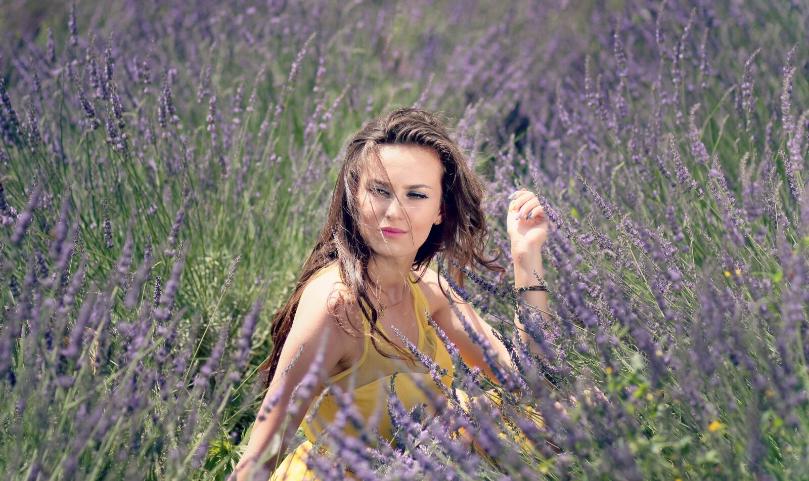 Canon EOS 450D (EOS Rebel XSi / EOS Kiss X2) sample photo. Girl, lavender, flowers photography