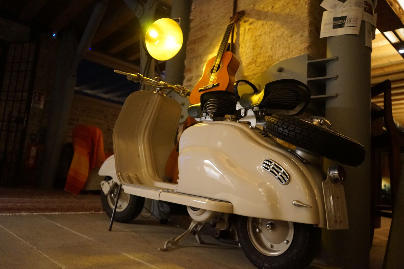 Sony a7 + Sony FE 28-70mm F3.5-5.6 OSS sample photo. Lambretta, wasp, moto photography