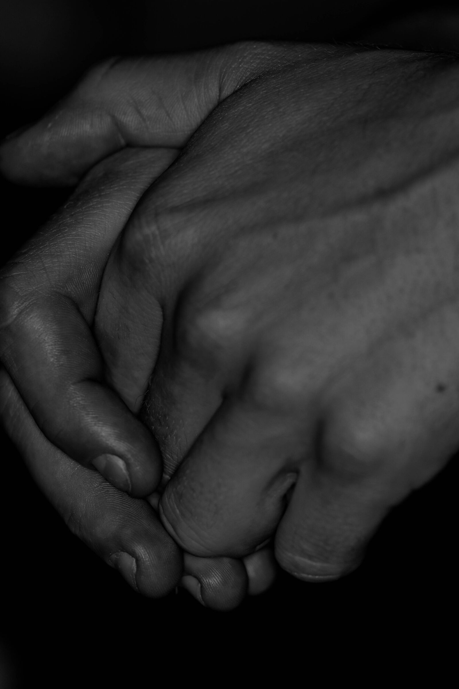 Canon EOS 7D Mark II sample photo. Hands, black and white photography