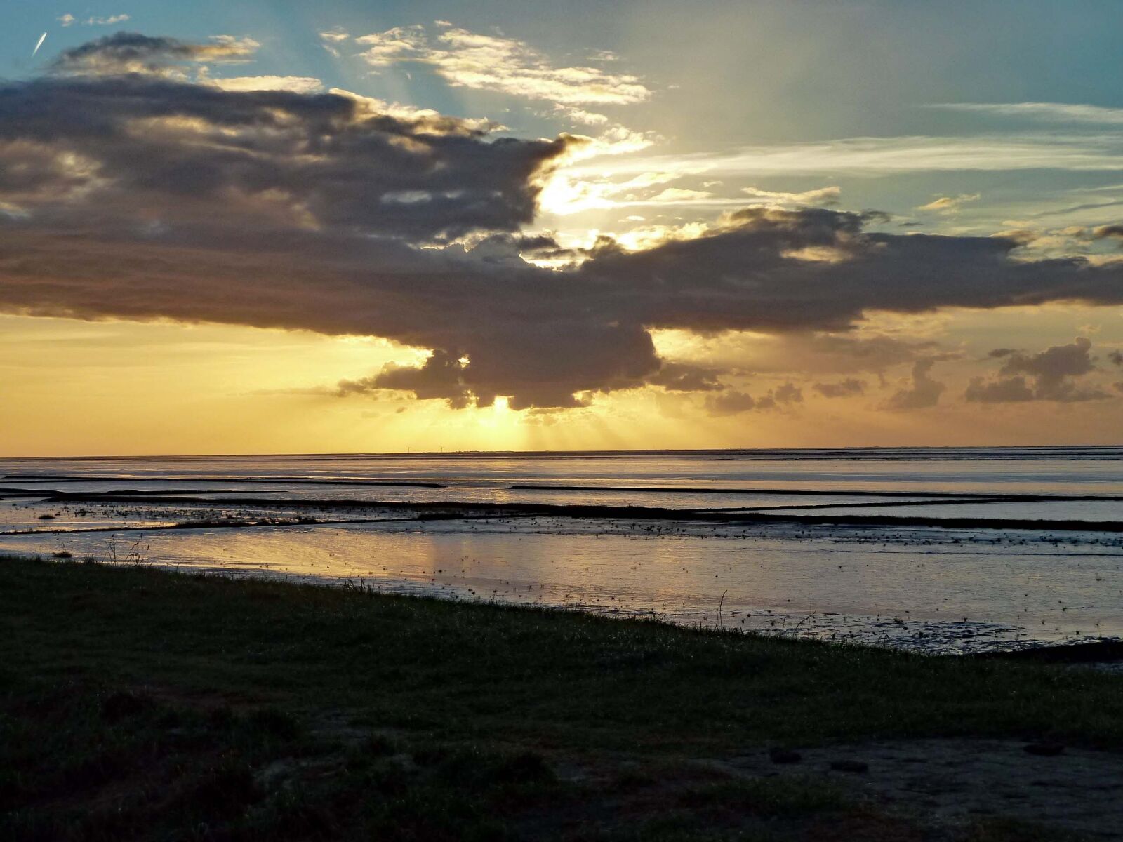 Panasonic Lumix DMC-ZS7 (Lumix DMC-TZ10) sample photo. North sea, sea, beach photography