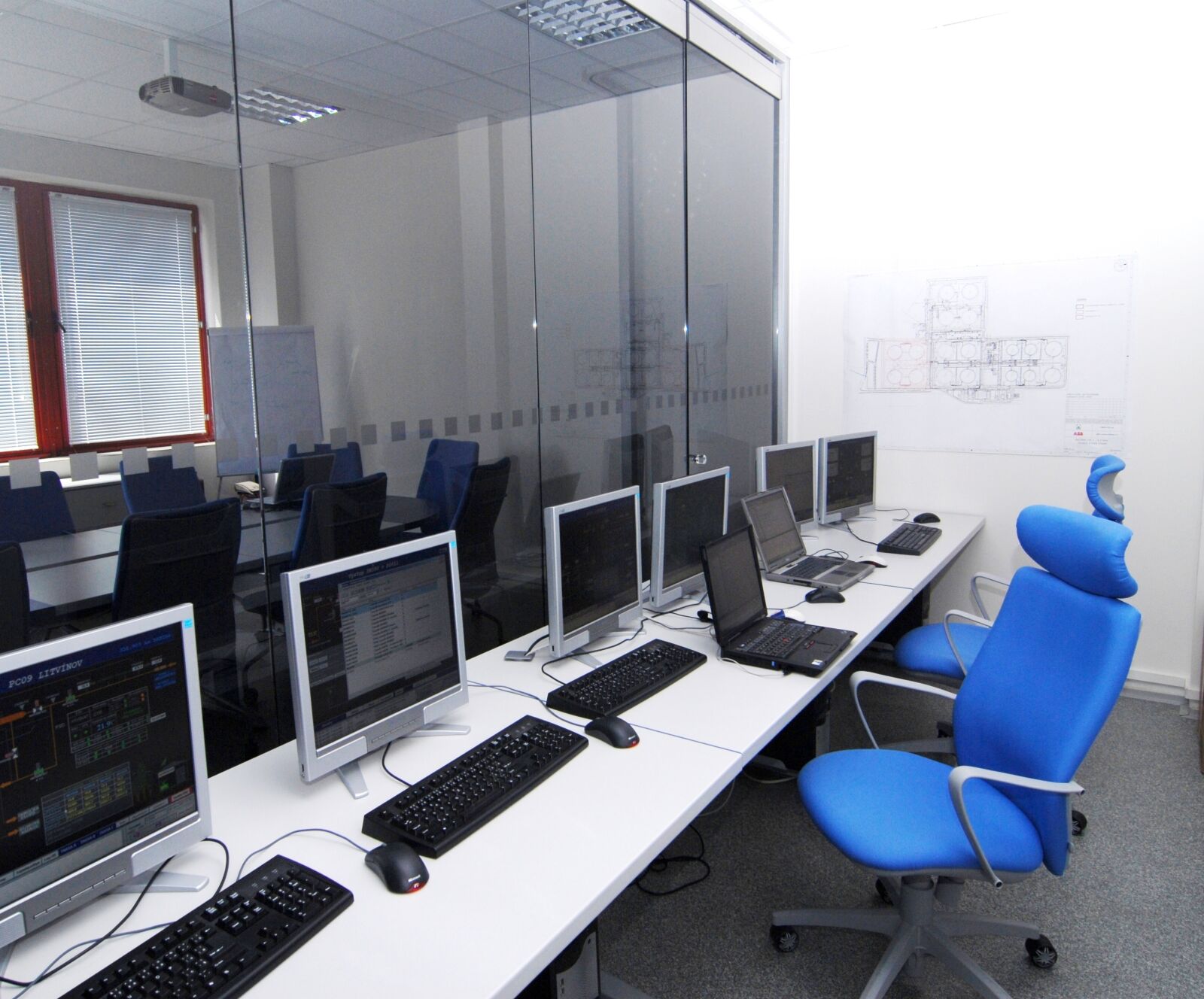 Nikon D200 sample photo. Office, the office of photography
