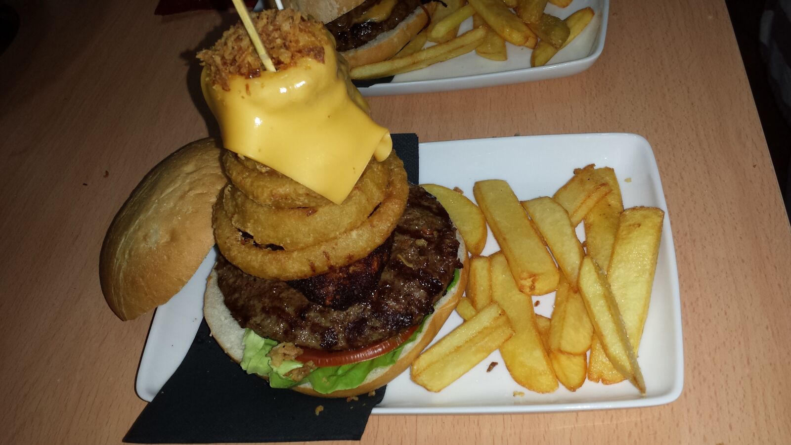 Samsung Galaxy S4 sample photo. Triple, burger, cheese photography