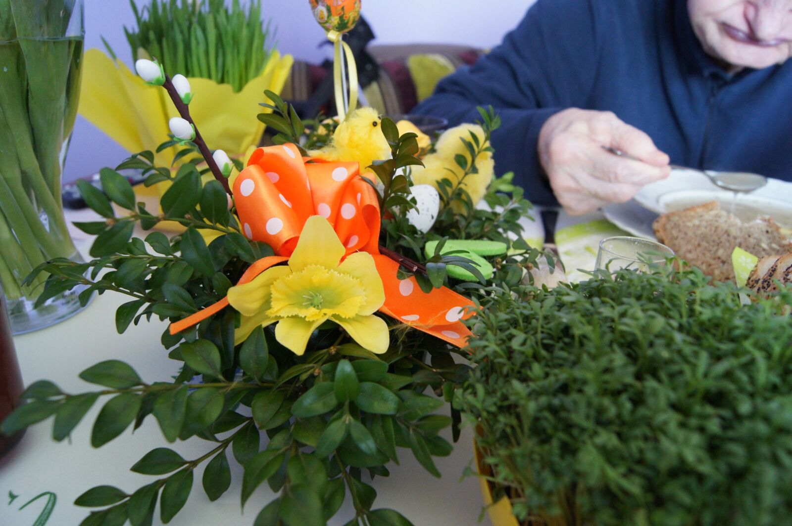 Sony Alpha DSLR-A550 sample photo. Old age, easter, holidays photography