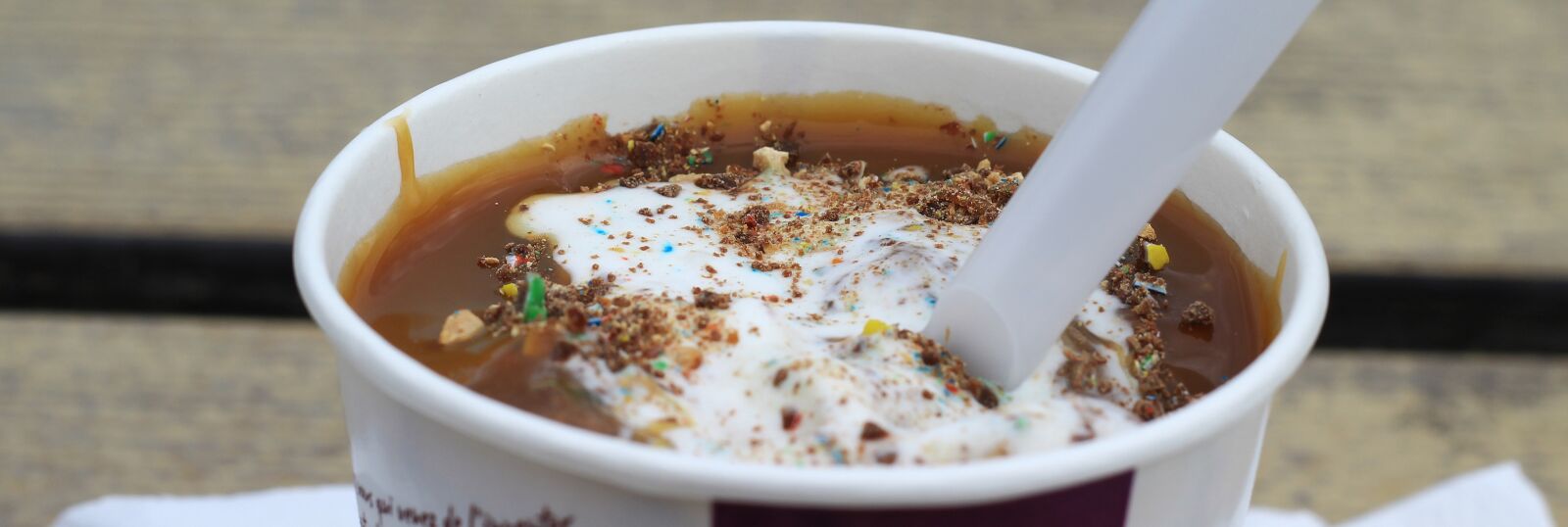 Canon EOS 600D (Rebel EOS T3i / EOS Kiss X5) + Canon EF 50mm F1.8 II sample photo. Ice cream, summer, holiday photography