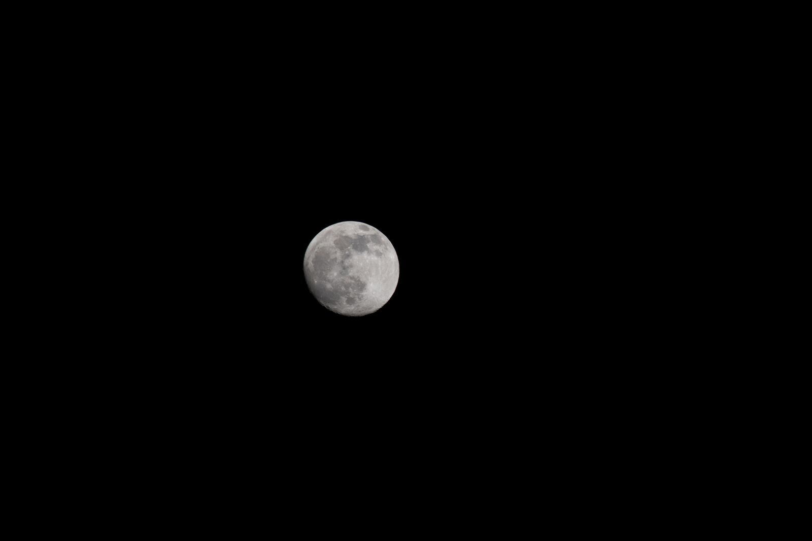 Nikon D5600 sample photo. Moon, black background, fool photography