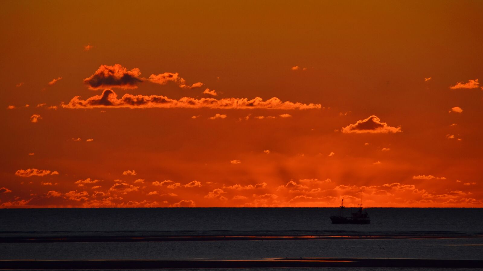 Nikon D5100 sample photo. Sea, clouds, sky photography
