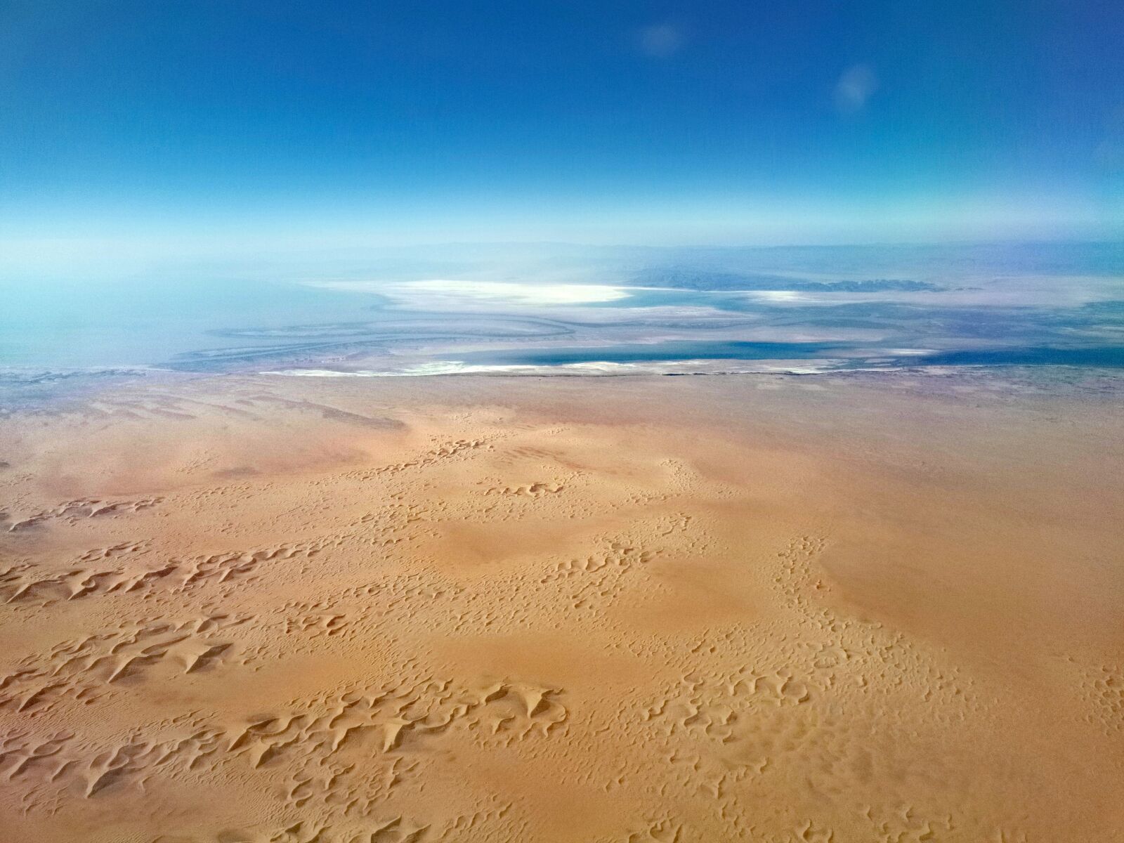HUAWEI LYA-L29 sample photo. Fly, flying, desert photography