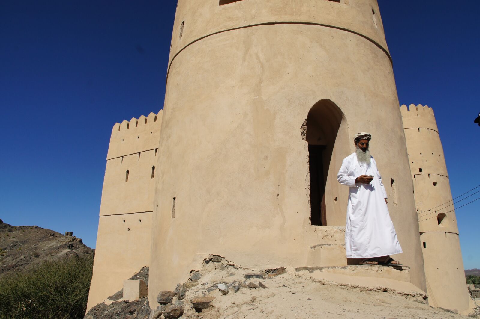 Sony Alpha NEX-5 sample photo. Oman, fort, arabs photography