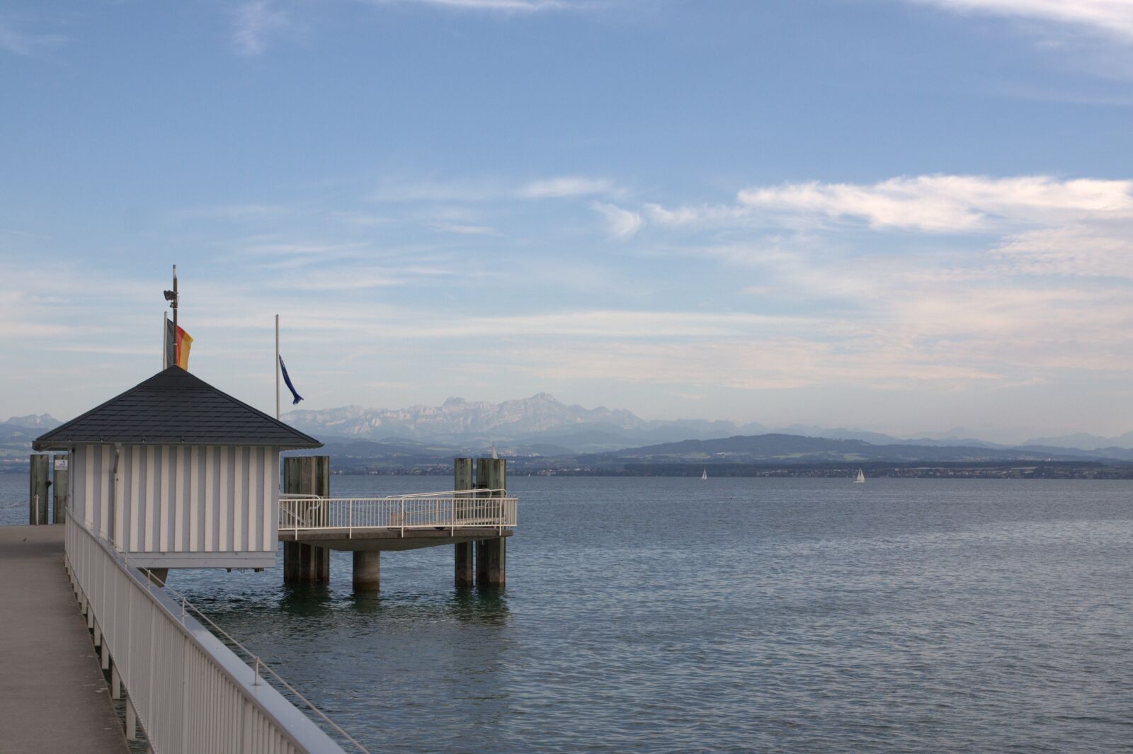 Canon EOS 450D (EOS Rebel XSi / EOS Kiss X2) sample photo. Lake constance, investors, water photography