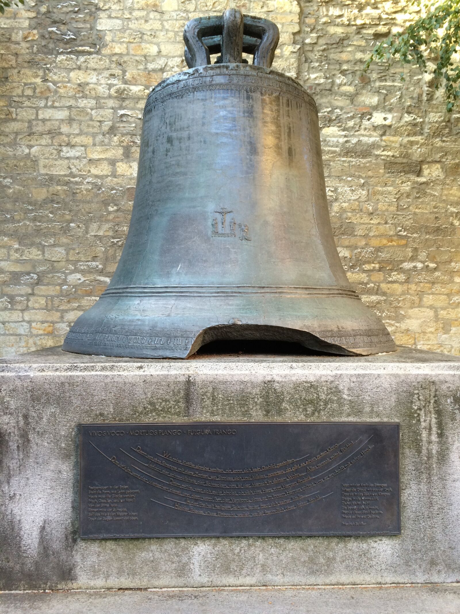 iPhone 5s back camera 4.15mm f/2.2 sample photo. Bell, memorial plaque, podium photography