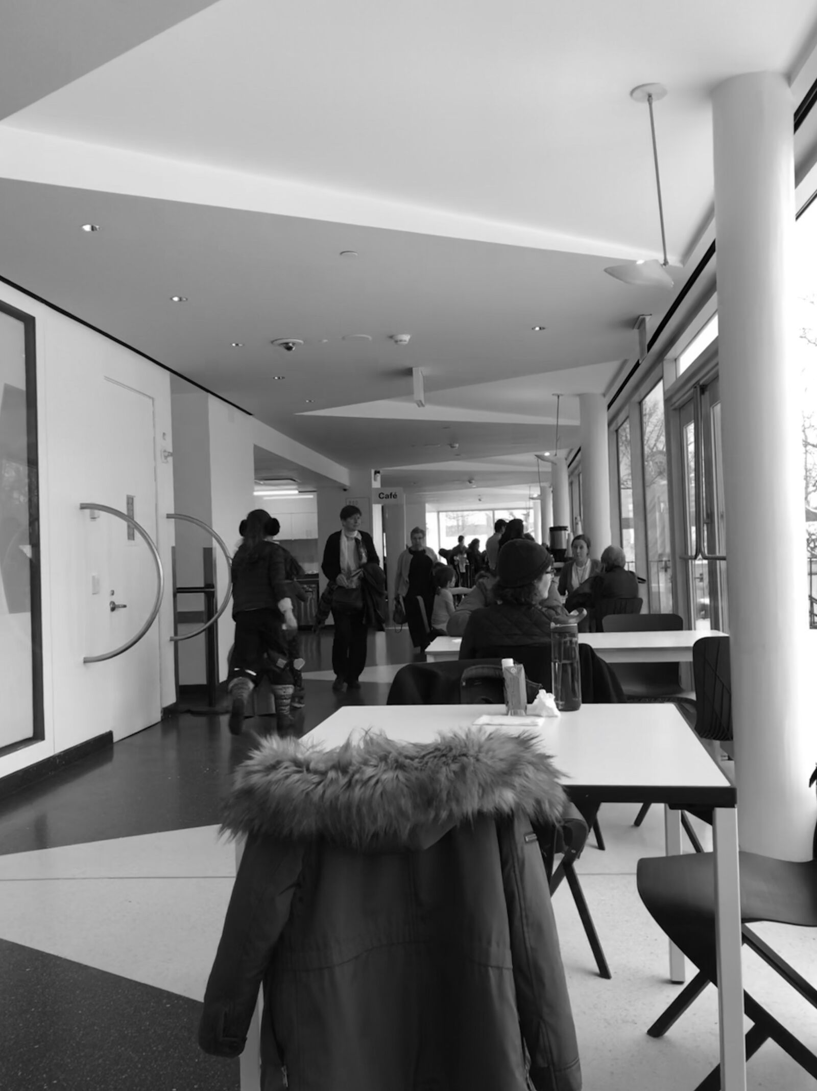 iPhone X back dual camera 4mm f/1.8 sample photo. The coffee break, the photography