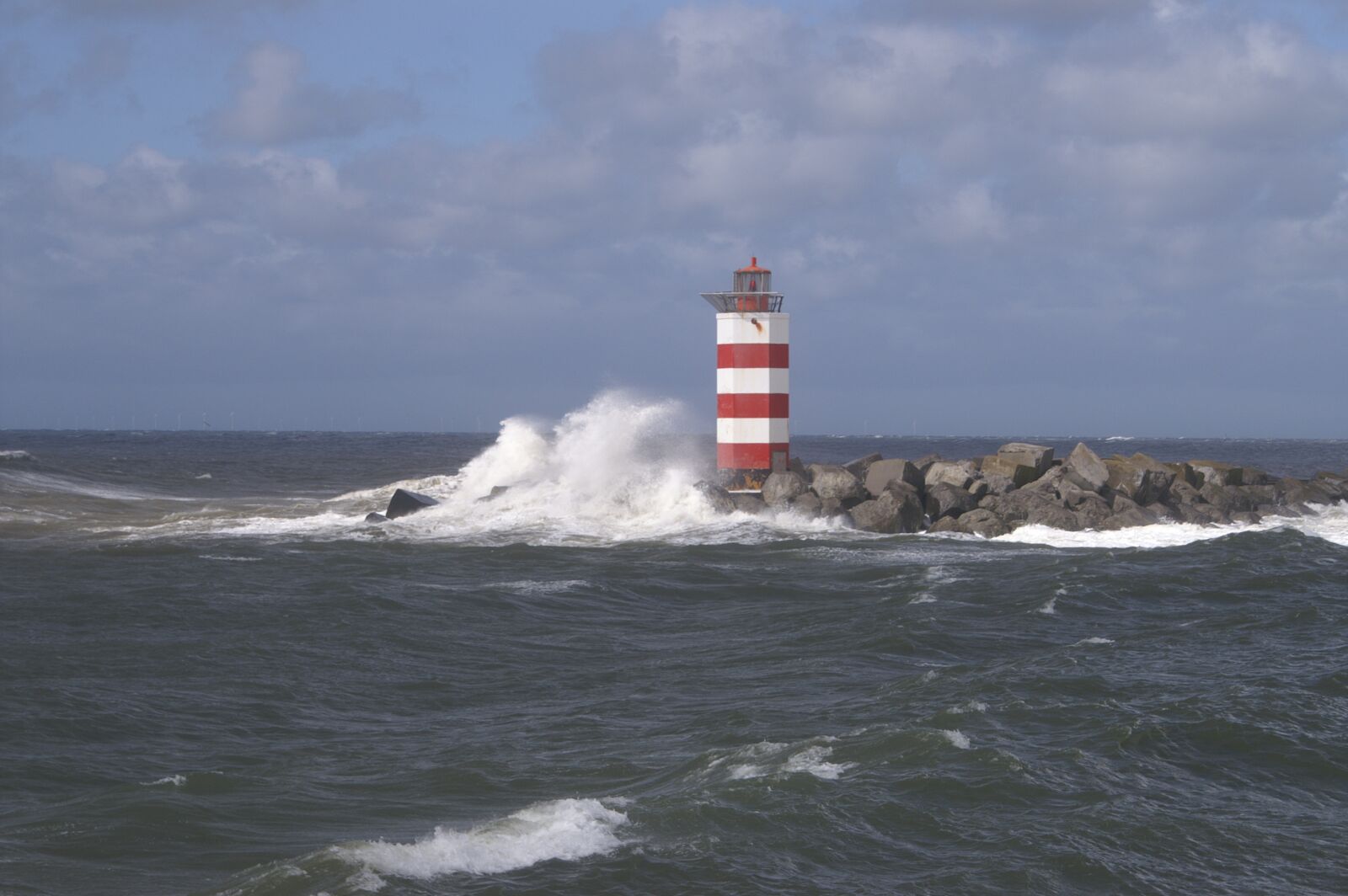 KONICA MINOLTA DYNAX 5D sample photo. Lighthouse, storm, sea photography