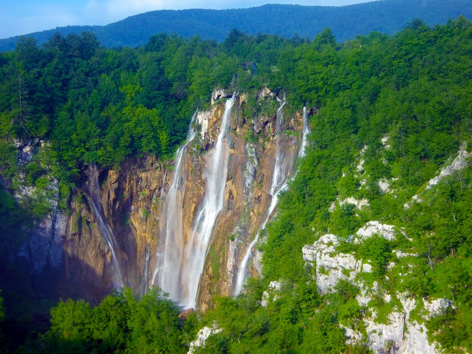 Samsung NV8 , VLUU NV8 sample photo. Waterfall, summer, landscape photography