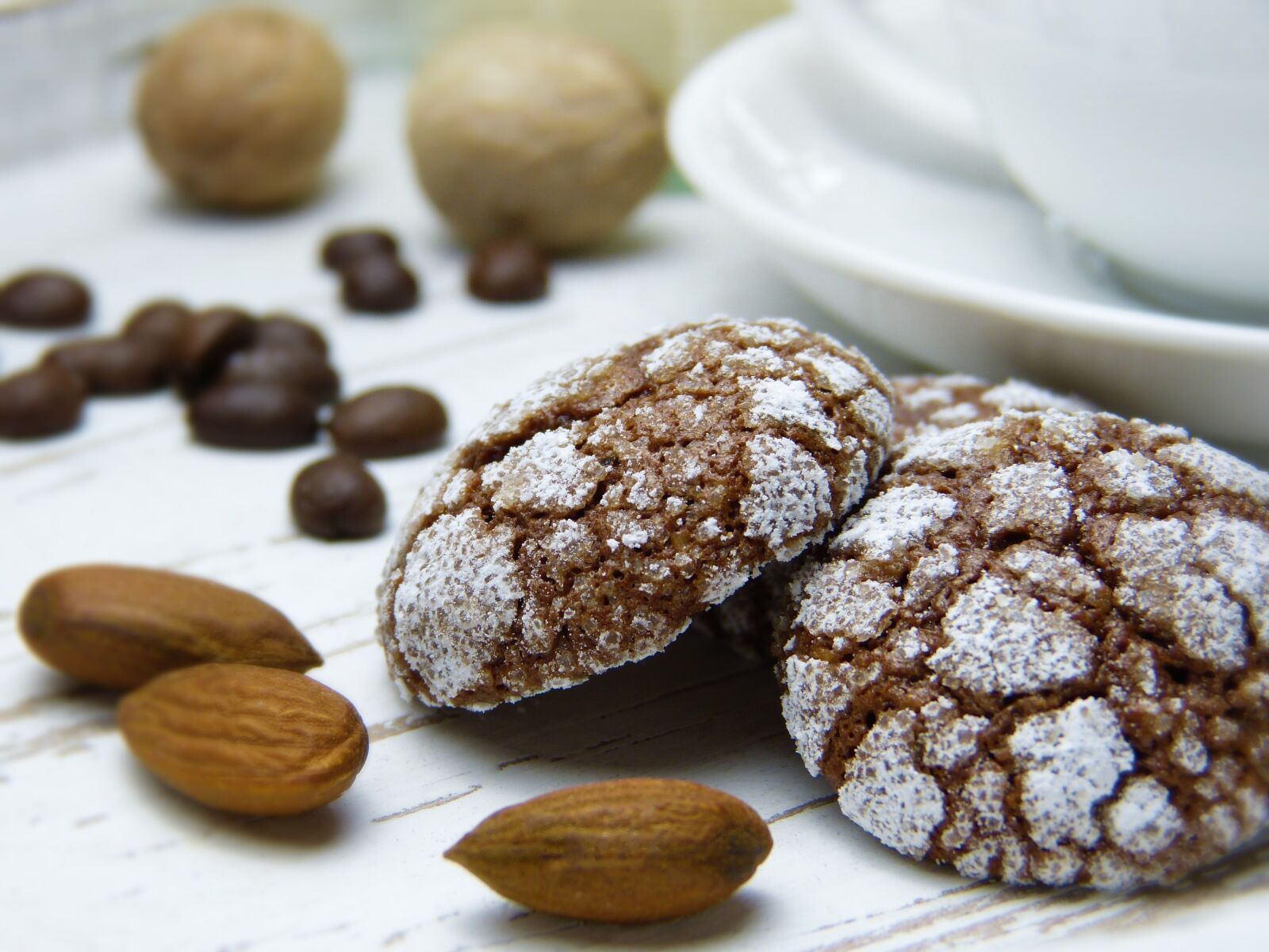Panasonic Lumix DMC-FZ150 sample photo. Cookies, cookie, nuts photography