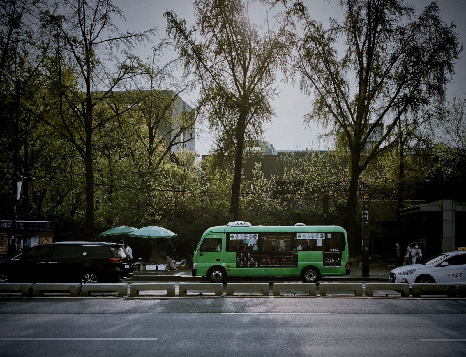 Apple iPhone 11 Pro Max sample photo. Seoul, jongno, bus photography