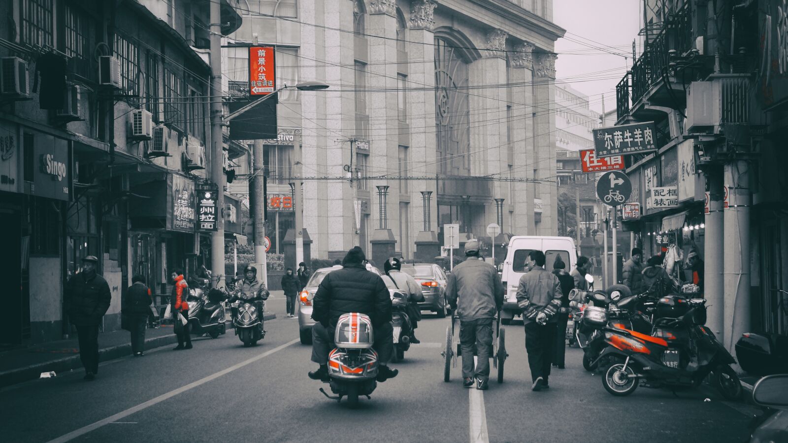 Sony SLT-A57 sample photo. Shanghai, road, street photography