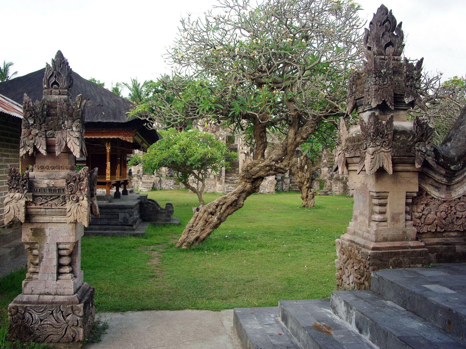 Pentax K200D sample photo. Indonesia, bali, temple photography