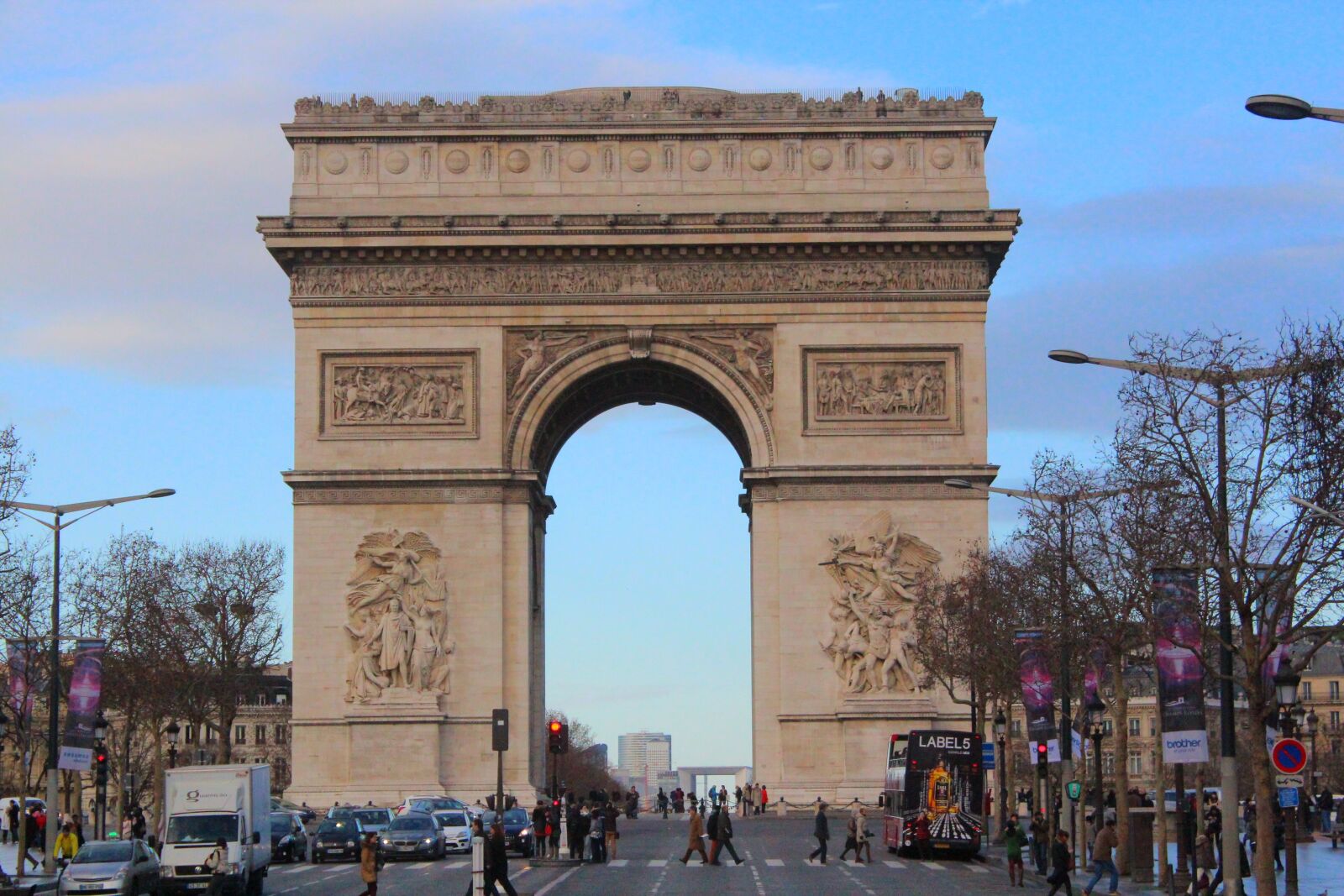 Canon EOS 600D (Rebel EOS T3i / EOS Kiss X5) sample photo. Paris, place charles de photography