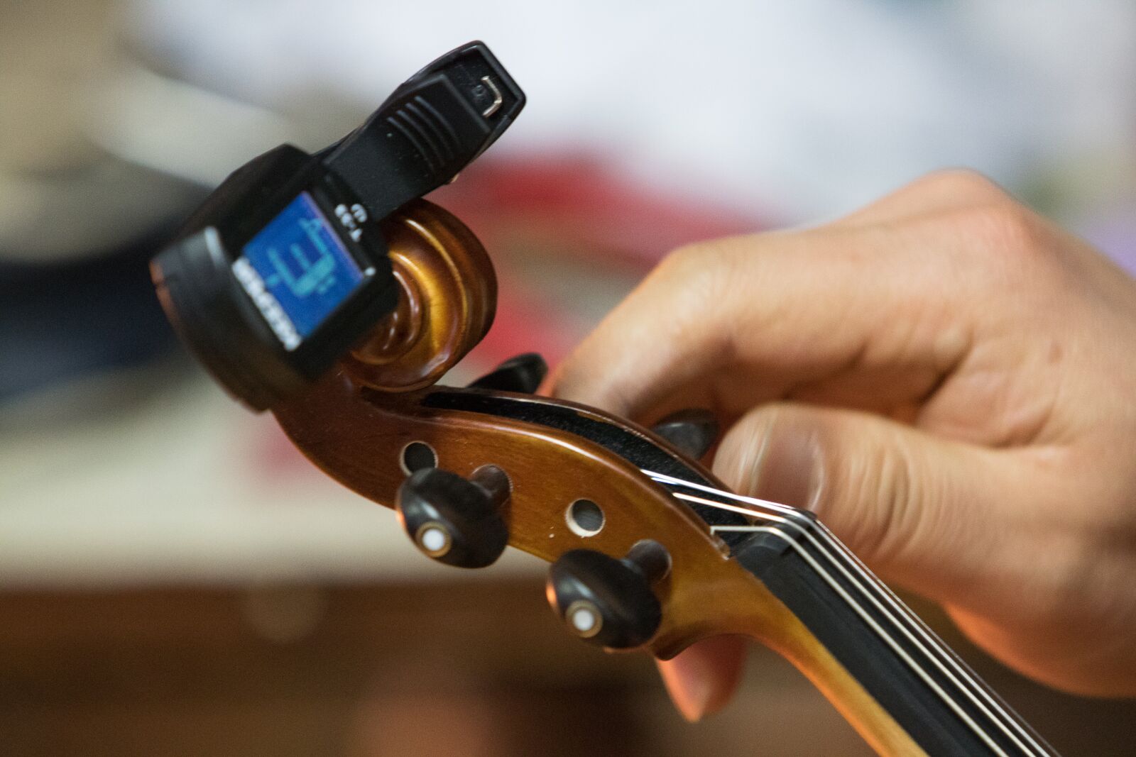 Canon EF 70-200mm F2.8L USM sample photo. Violin, wood, classic photography