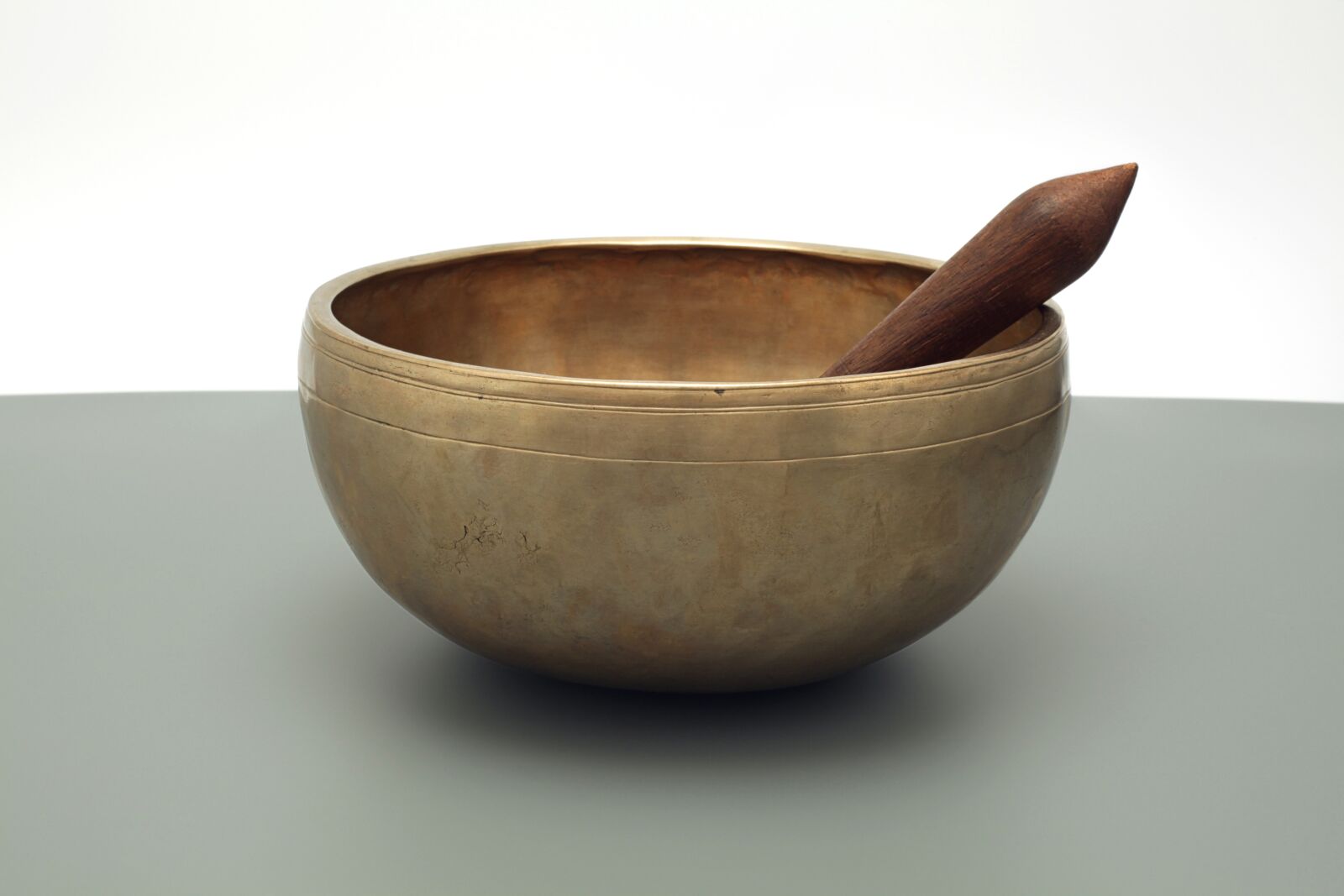 Canon EOS 5D Mark II sample photo. Singing bowl, jambati, buddhism photography