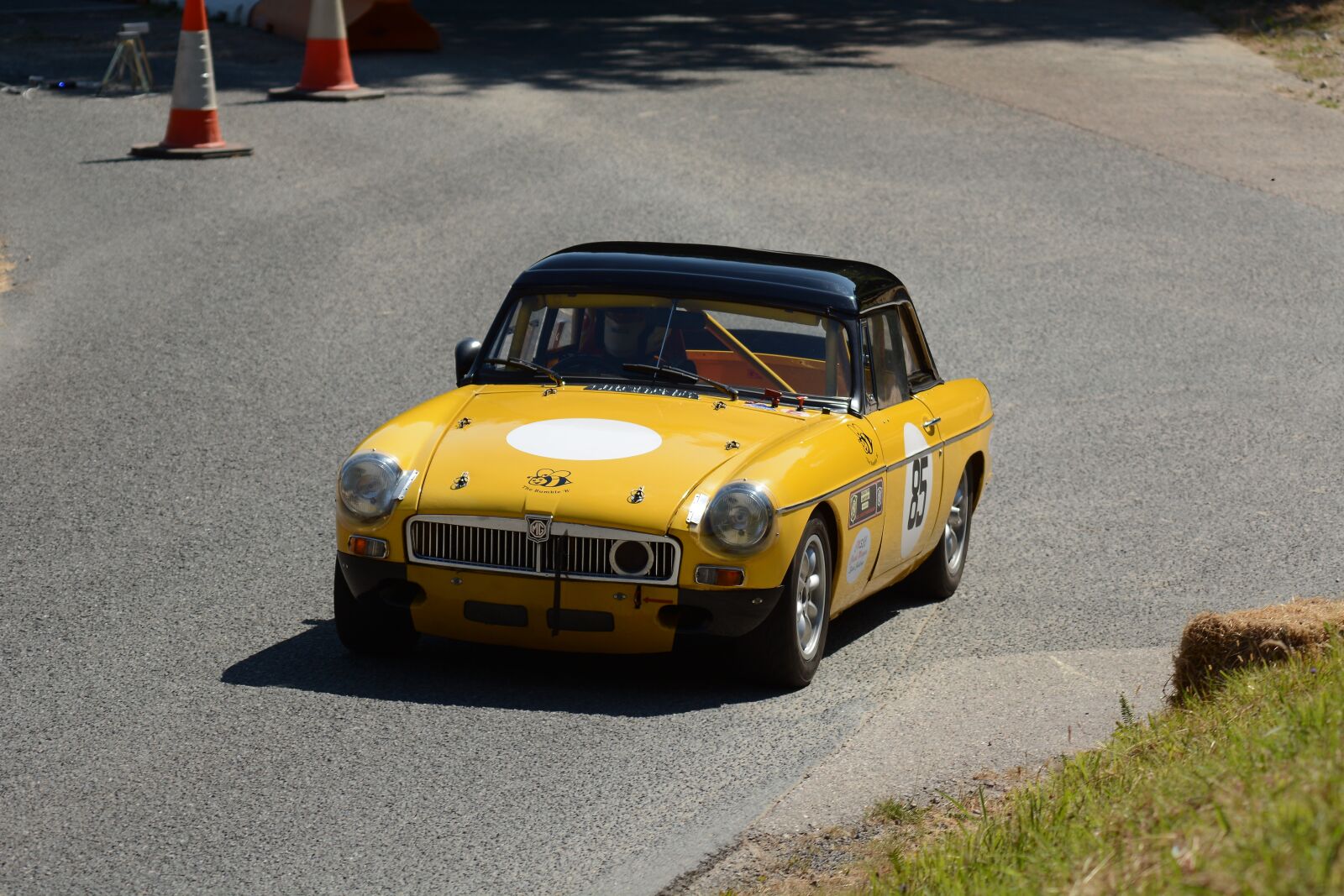 Nikon D7100 sample photo. Mg, yellow, race car photography