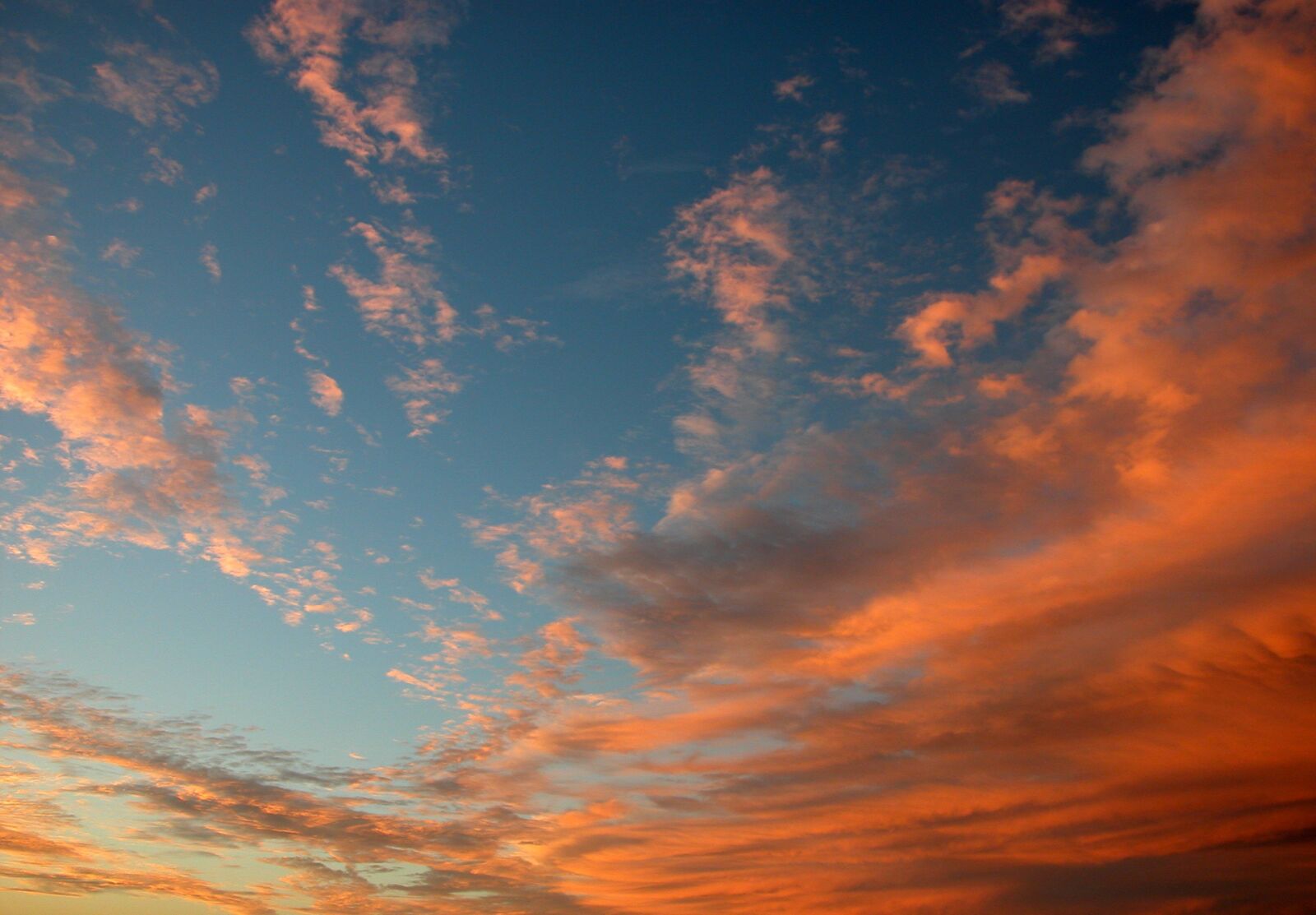 Nikon E5700 sample photo. Sunset, clouds, blue sky photography