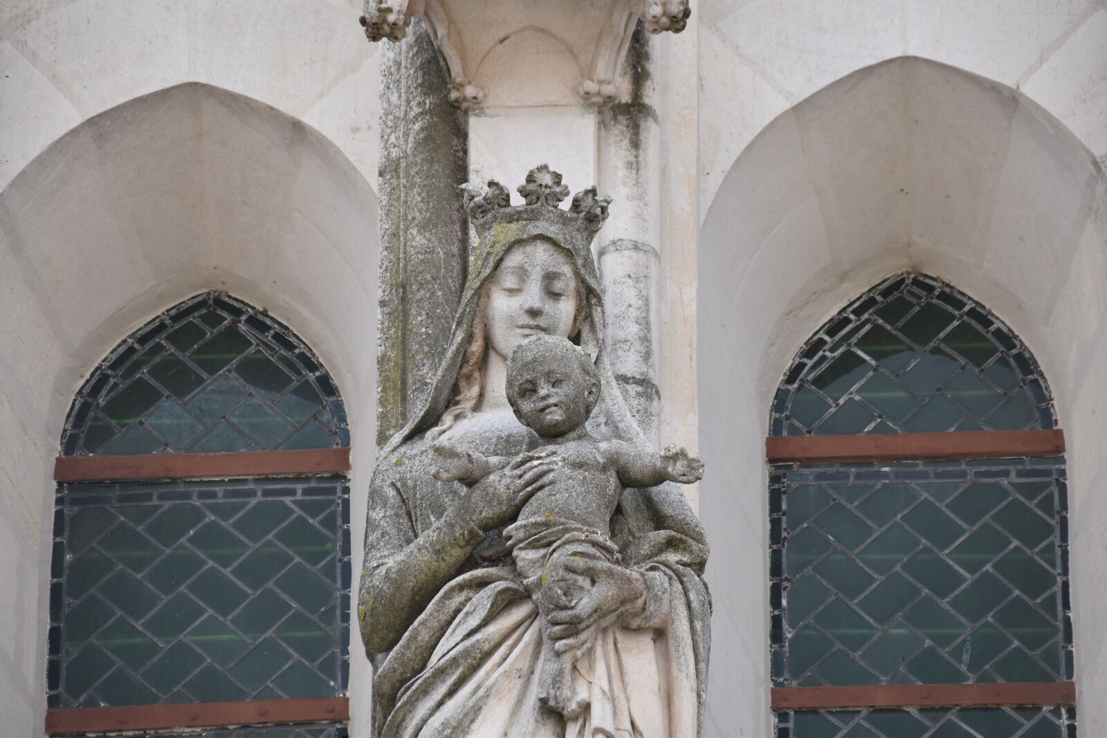 Nikon D5600 sample photo. Statue mary jesus, statue photography
