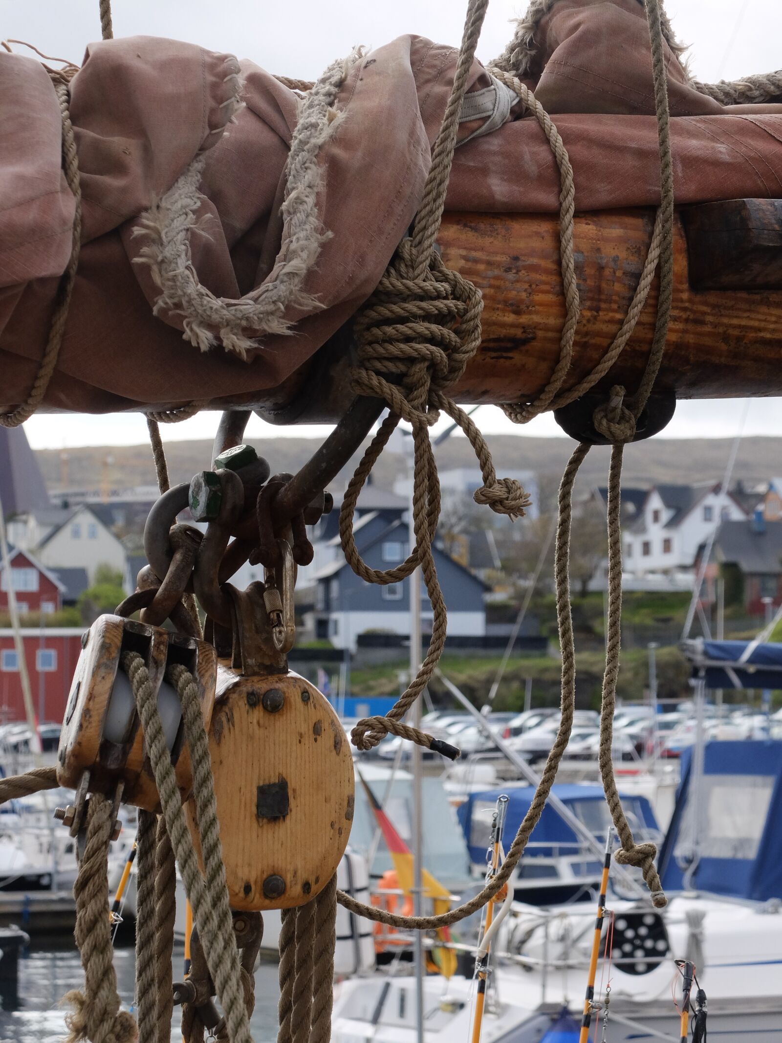 Fujifilm X30 sample photo. Ship, port, mast photography