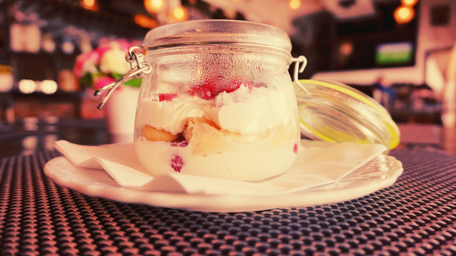 Sony Alpha a5000 (ILCE 5000) sample photo. Tiramisu, coffee, sweet photography