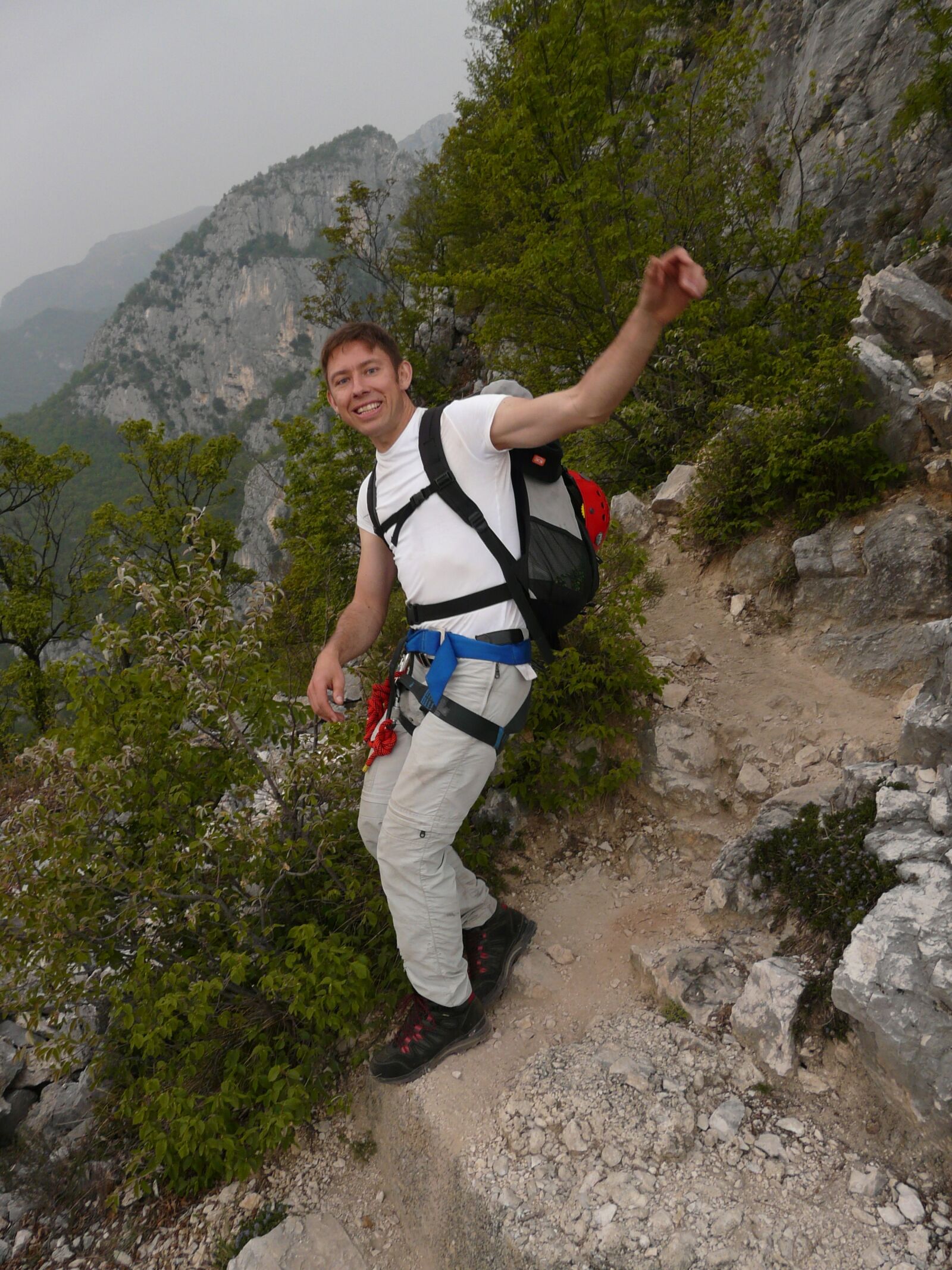 Panasonic DMC-FZ18 sample photo. Mountaineer, hiking, fun photography