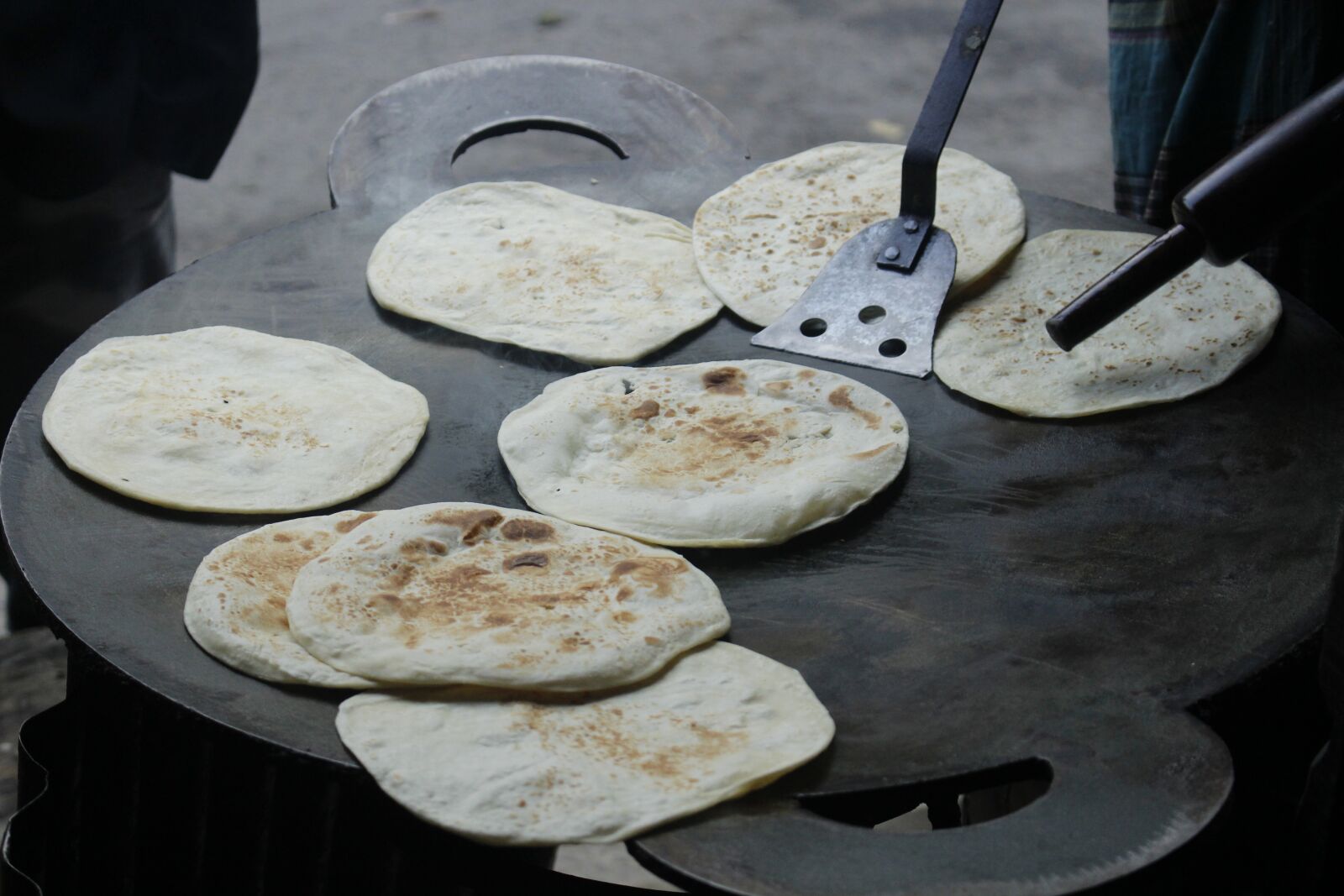 Canon EOS 700D (EOS Rebel T5i / EOS Kiss X7i) sample photo. Food, village, morning photography