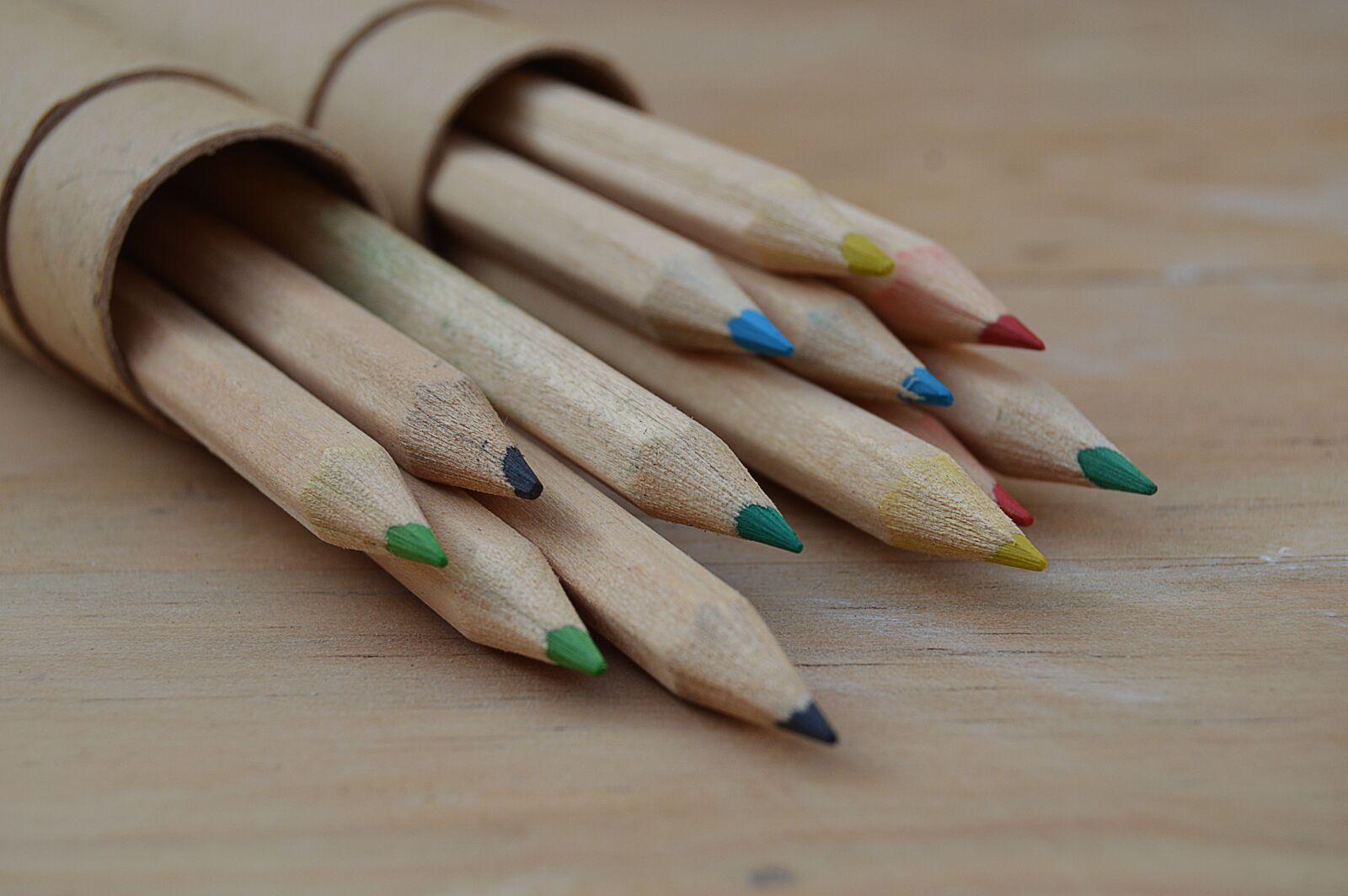 Nikon D3200 sample photo. Colored pencils, wooden pencils photography