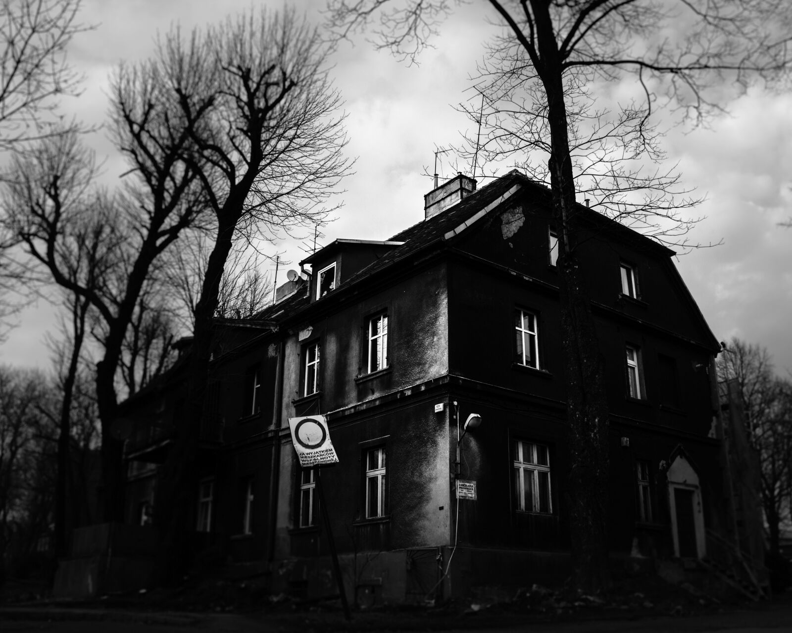 Canon EOS 600D (Rebel EOS T3i / EOS Kiss X5) sample photo. Building, house, silesia photography
