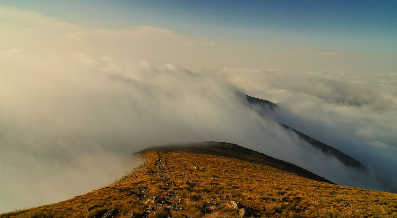 Nikon D200 sample photo. Clouds, fog, mountain photography
