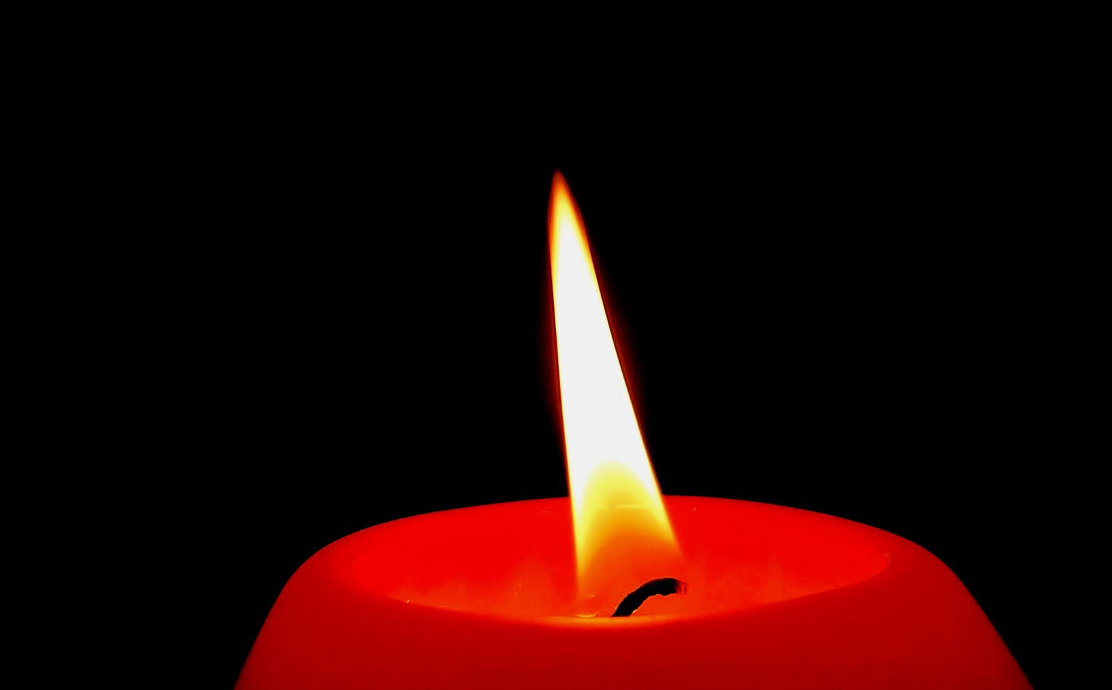 Panasonic Lumix DMC-LX10 (Lumix DMC-LX15) sample photo. Candle, wick, flame photography
