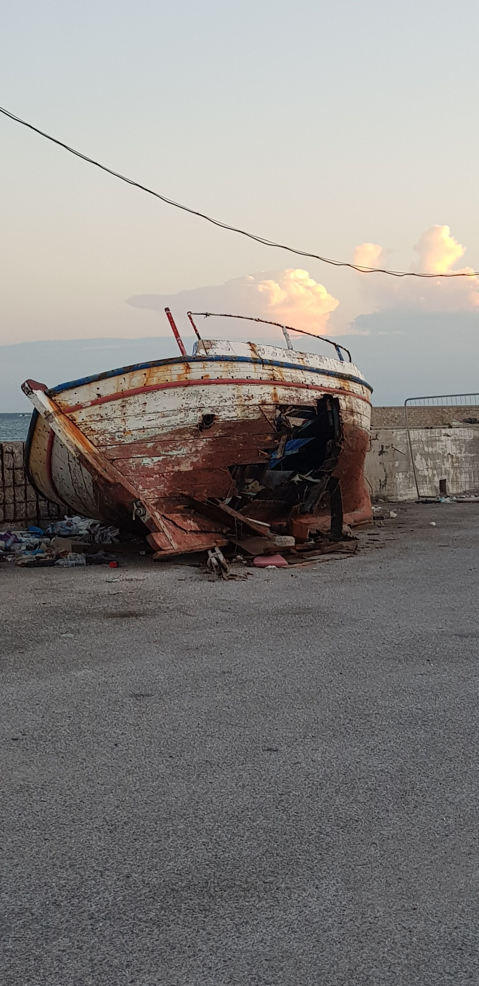 Samsung Galaxy S8 sample photo. Wreck, nostalgia, broken photography