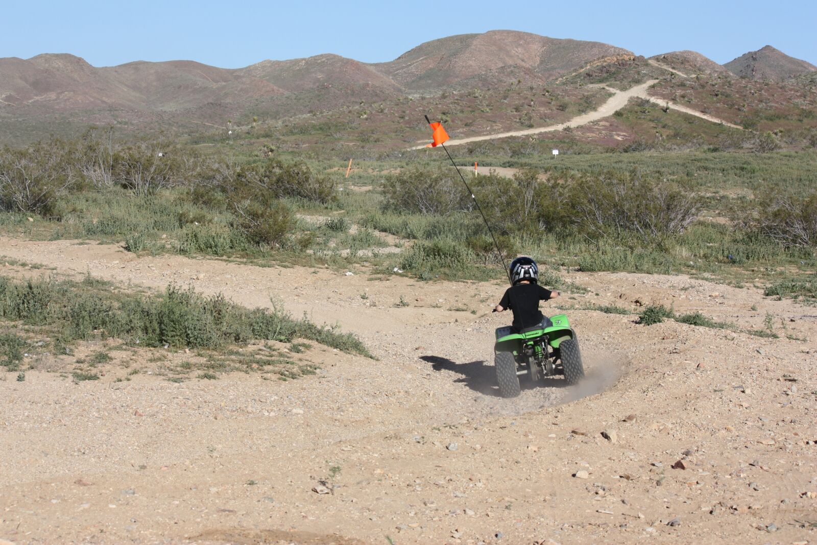 Canon EOS 450D (EOS Rebel XSi / EOS Kiss X2) sample photo. Desert, motorcycle, road photography