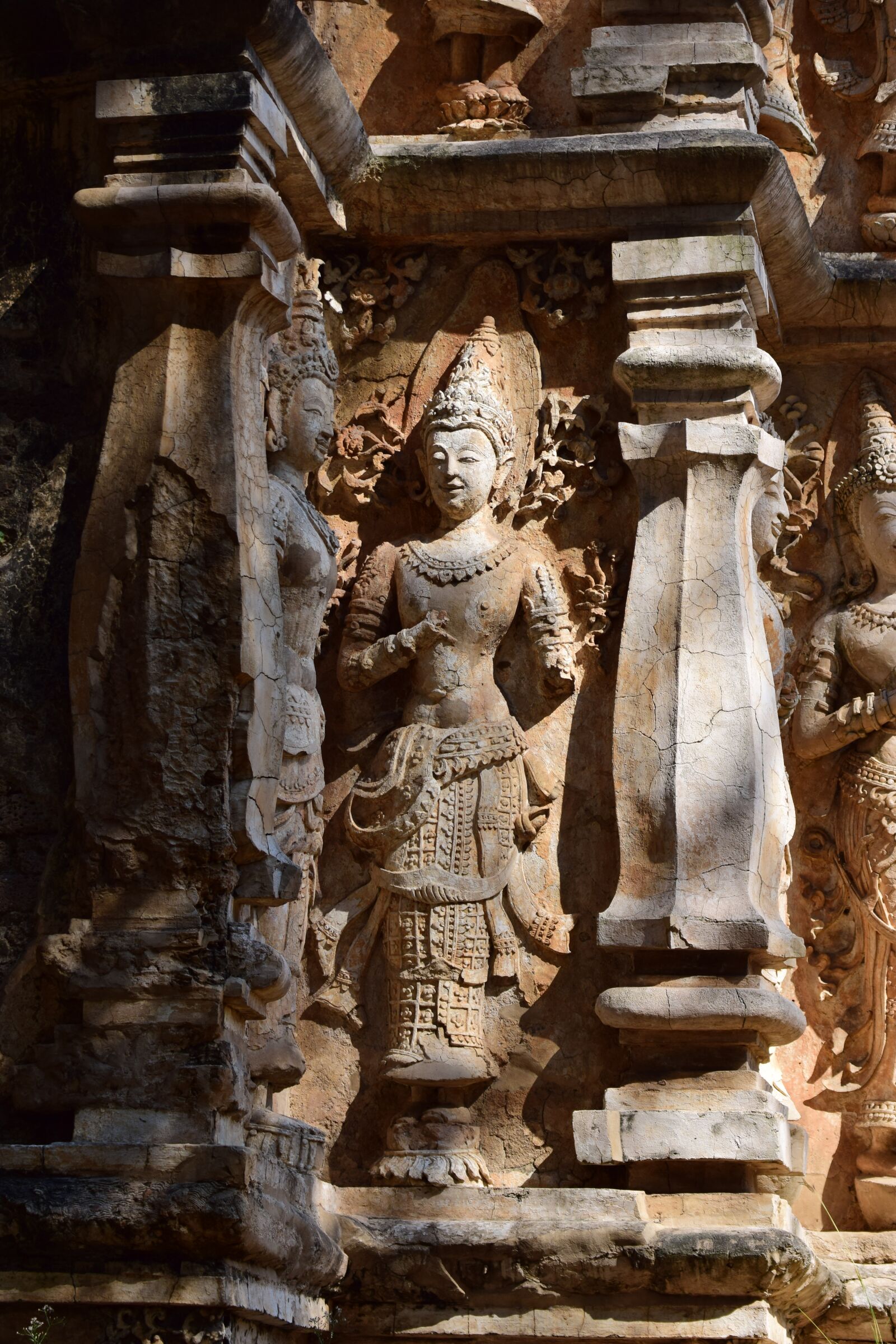Nikon D5300 sample photo. Archaeological site, idol, pagoda photography