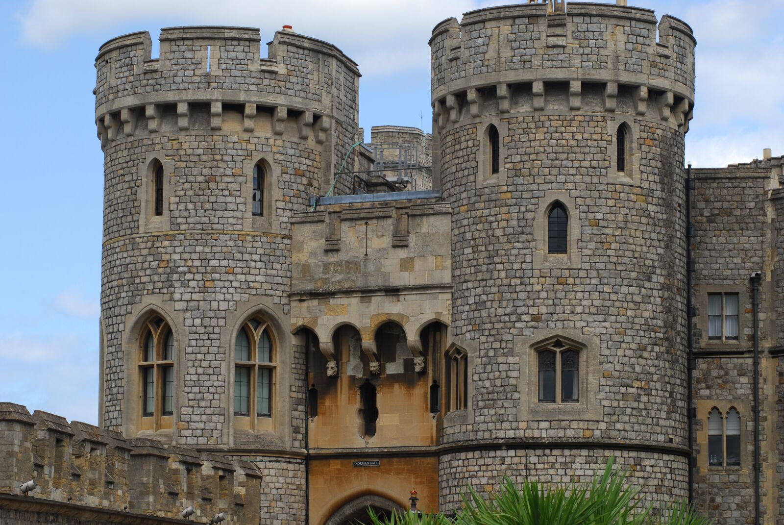 Nikon D200 sample photo. Windsor castle, lamp, crown photography