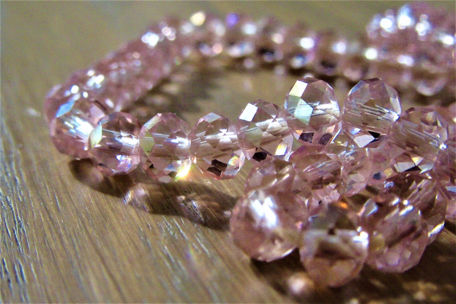 Canon PowerShot SX610 HS sample photo. Gloss, necklace, pink photography
