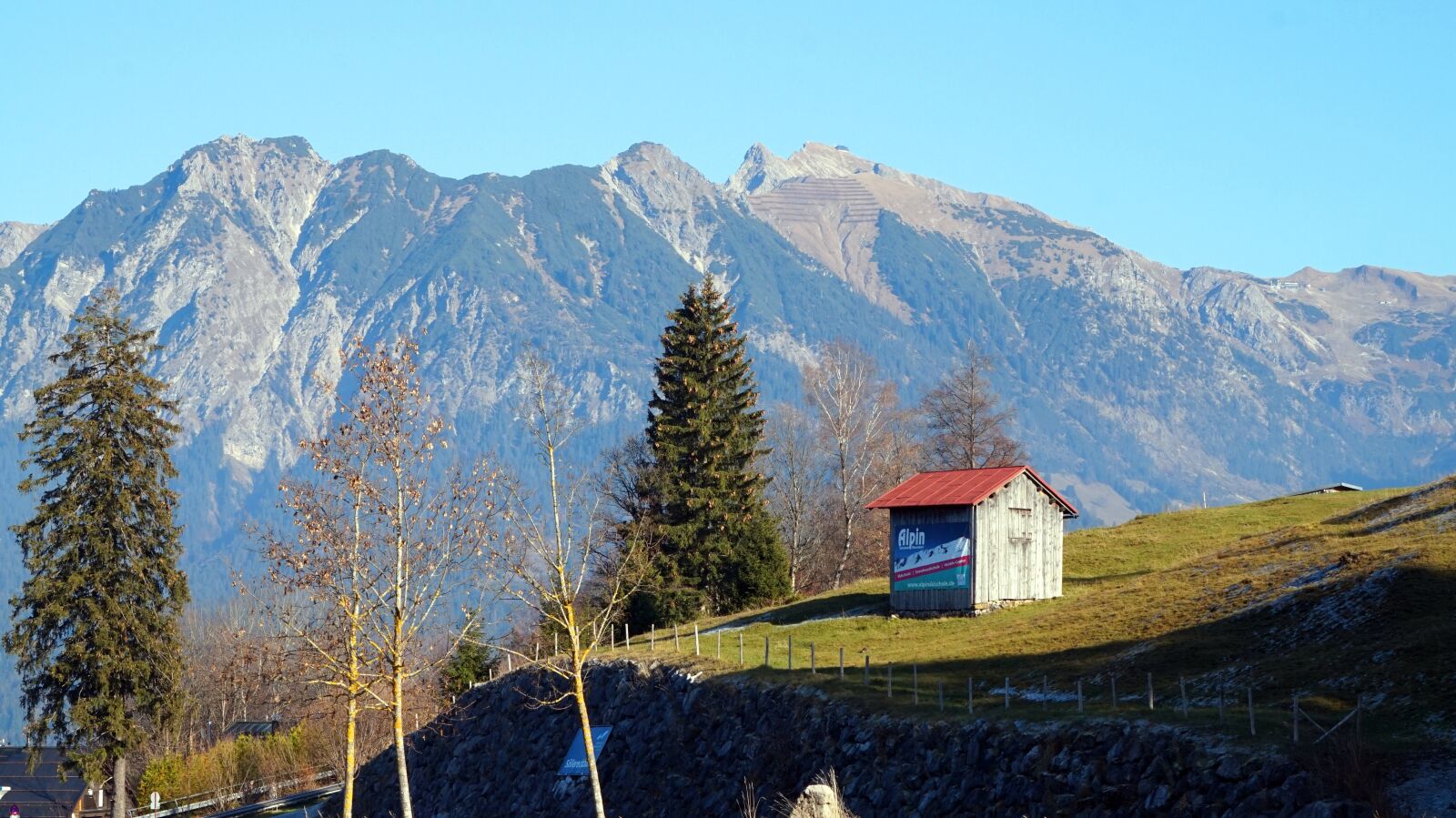 Sony Alpha a5000 (ILCE 5000) + Sony E 55-210mm F4.5-6.3 OSS sample photo. Alpine, late autumn, mountains photography