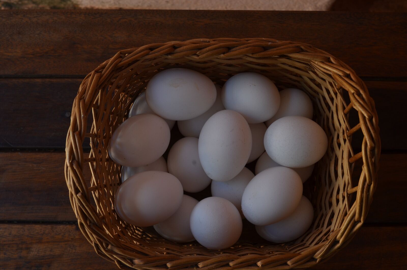 Nikon D5100 sample photo. Eggs, chicken eggs, basket photography