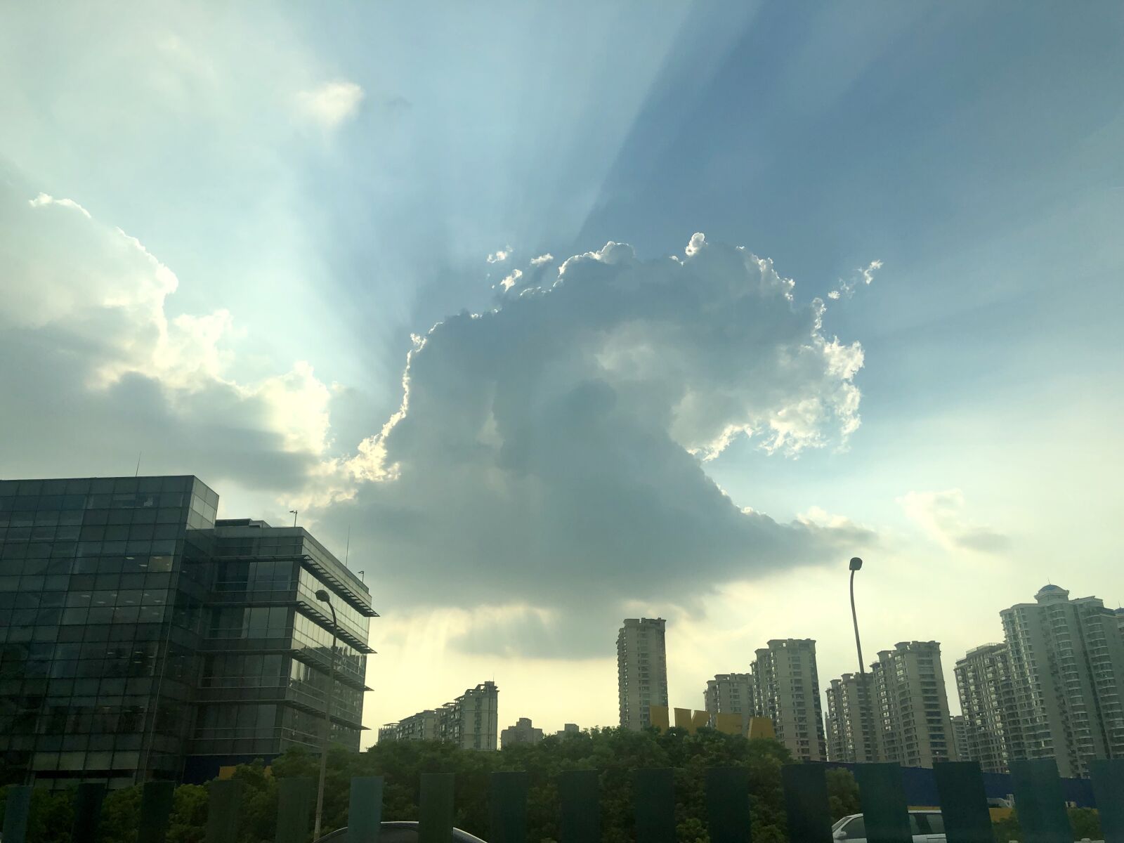 iPhone X back dual camera 4mm f/1.8 sample photo. 傍晚, 心情, 落日 photography