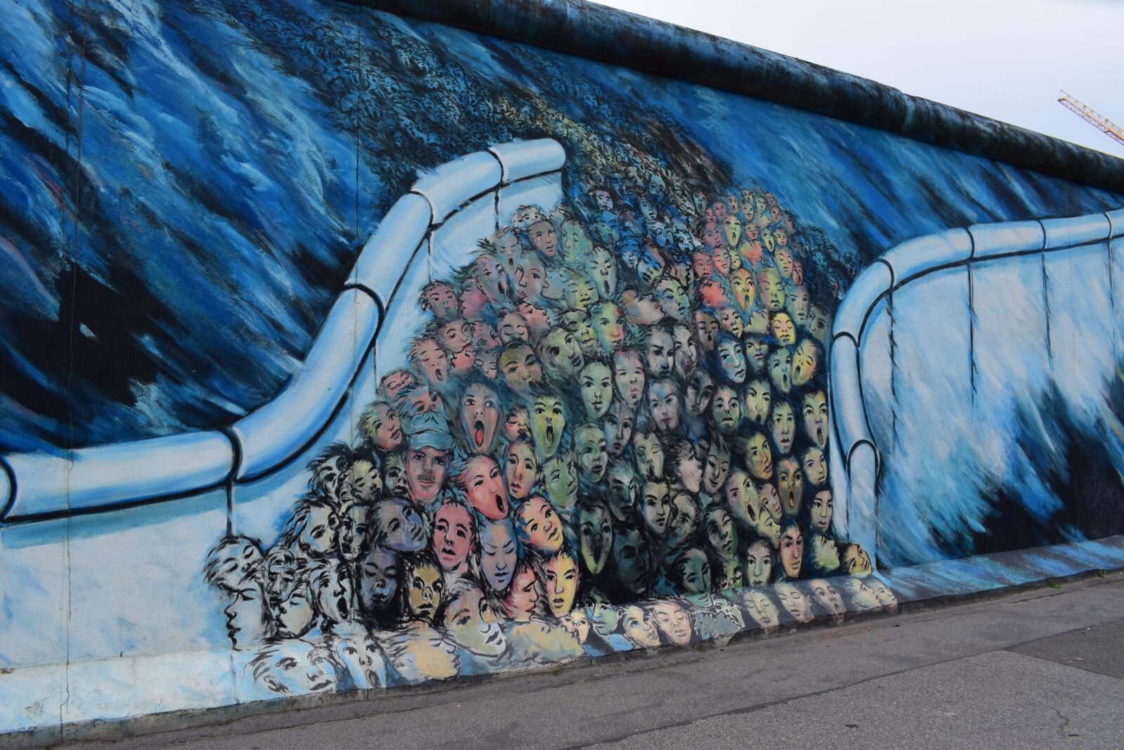 Nikon D3300 sample photo. Belín, wall, city photography