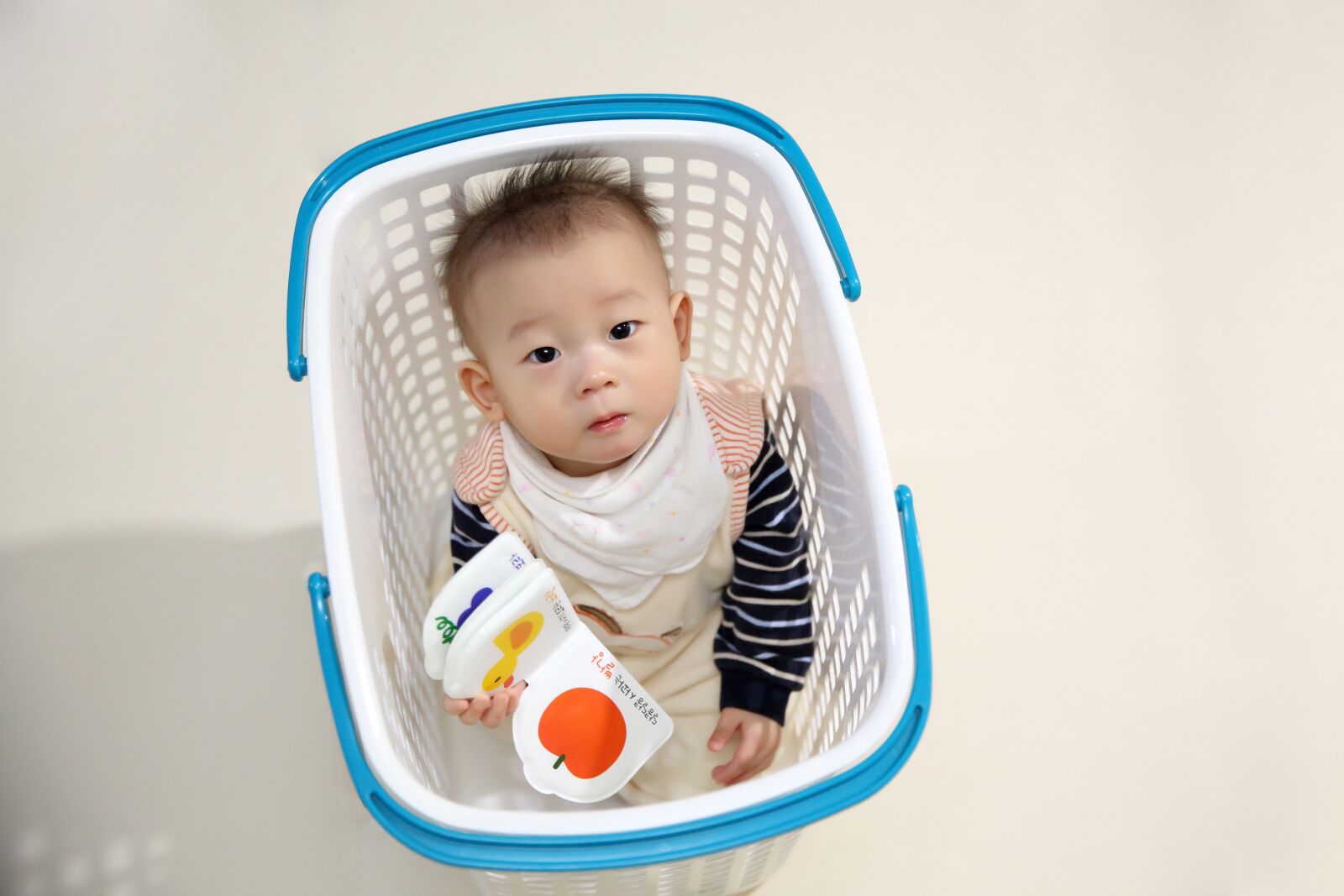 Canon EF 24-70mm F2.8L II USM sample photo. Baby, basket, play photography