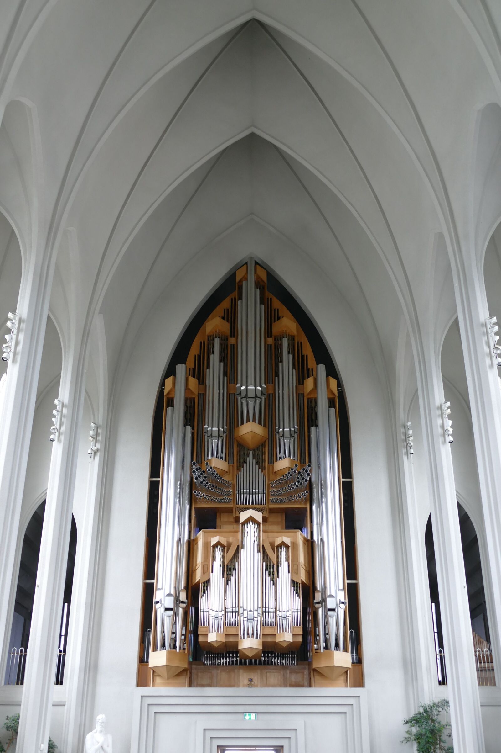 Panasonic Lumix DMC-FZ1000 sample photo. Reykjavik, church, hallgrímskirkja photography