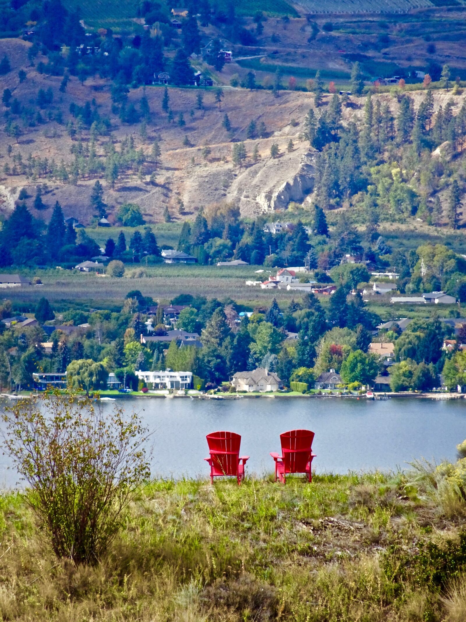 Sony Cyber-shot DSC-HX90V sample photo. Chairs, vantage, view photography